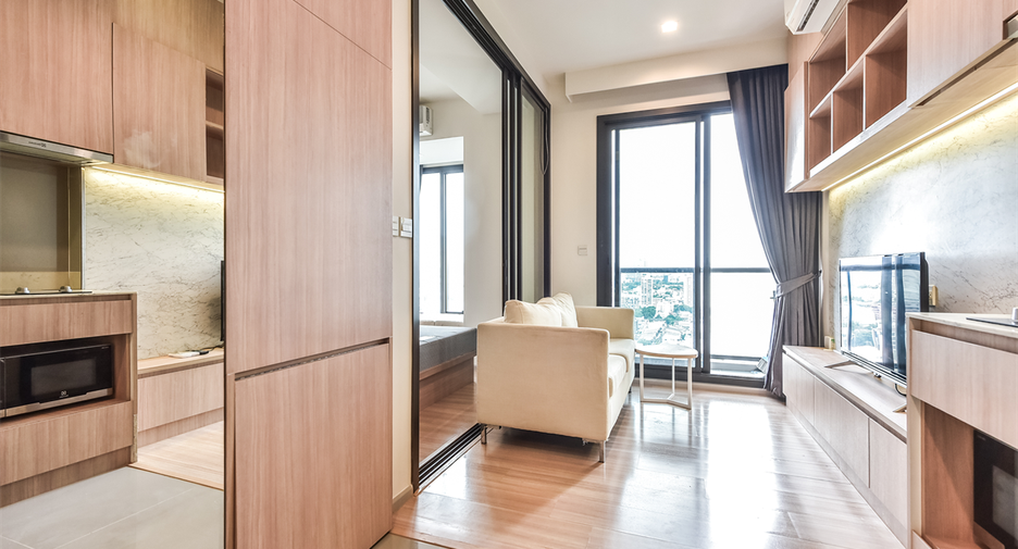 For sale 1 bed condo in Phaya Thai, Bangkok