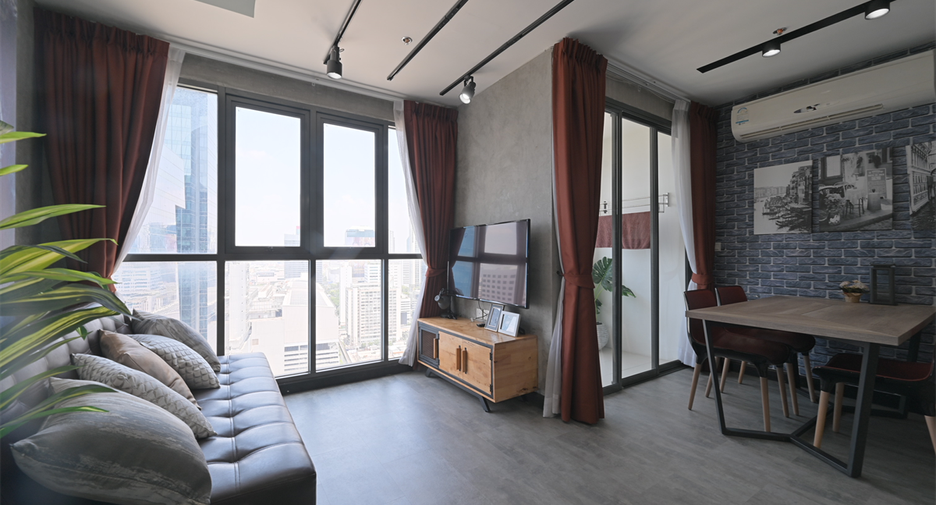 À vendre 2 chambres condo à Huai Khwang, Bangkok