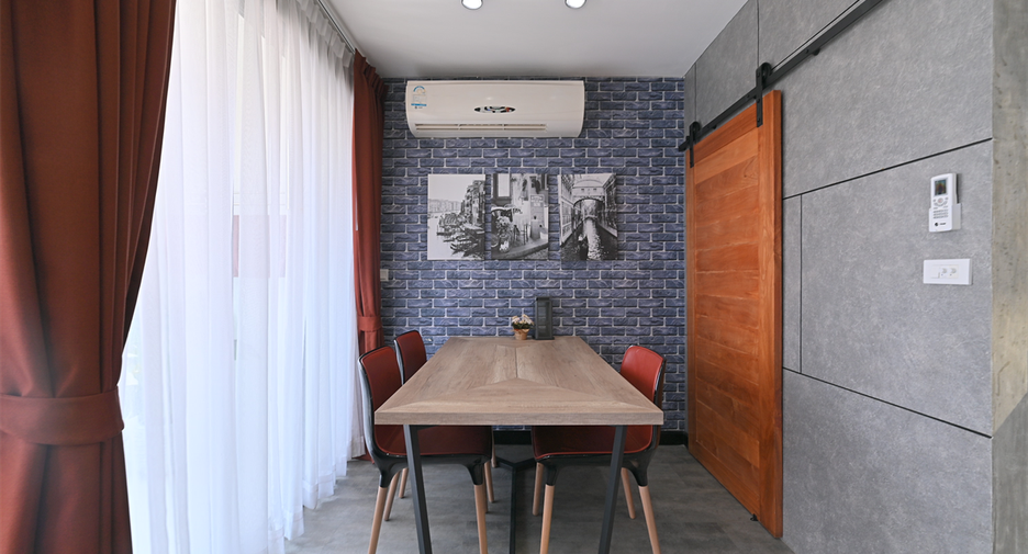 À vendre 2 chambres condo à Huai Khwang, Bangkok