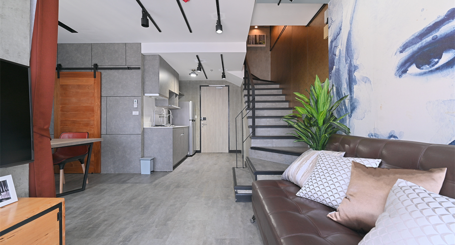 À vendre 2 chambres condo à Huai Khwang, Bangkok