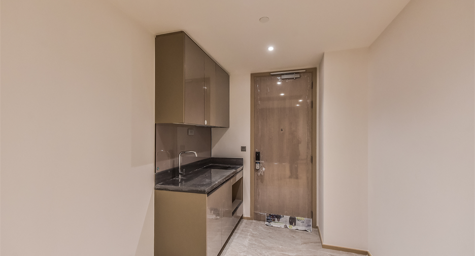 For sale 1 bed condo in Huai Khwang, Bangkok
