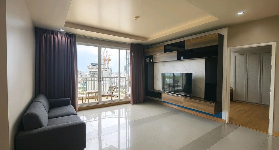 À vendre 3 chambres condo à Huai Khwang, Bangkok