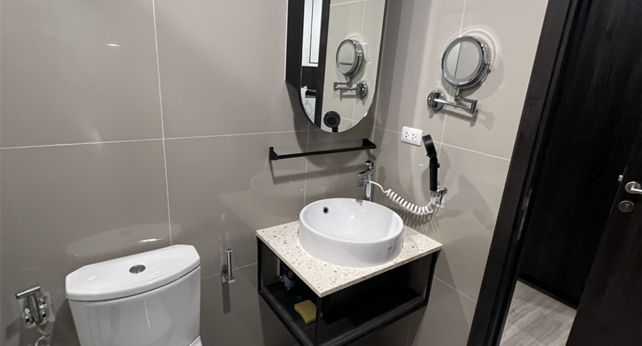 Condo en venta de 2 habitaciones en Huai Khwang, Bangkok
