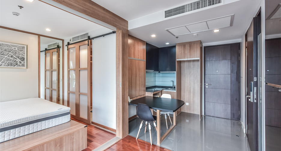 For sale 1 bed condo in Pathum Wan, Bangkok