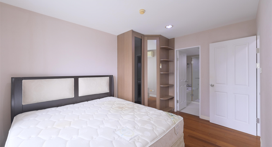 For sale 2 bedrooms condo in Huai Khwang, Bangkok