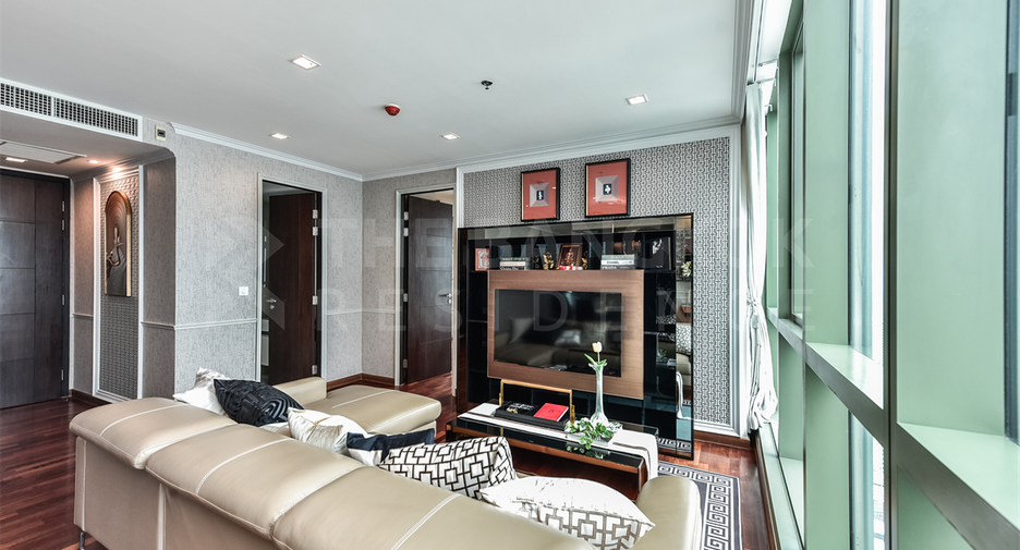 For sale 3 bedrooms condo in Pathum Wan, Bangkok