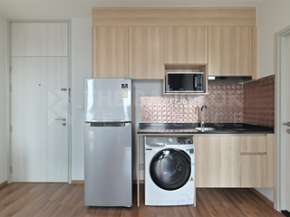 For sale 2 bedrooms condo in Huai Khwang, Bangkok