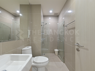 For sale 2 bedrooms condo in Huai Khwang, Bangkok