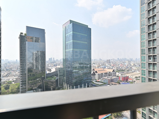 For sale 2 bedrooms condo in Huai Khwang, Bangkok