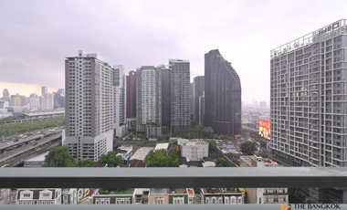 For sale 2 bedrooms condo in Huai Khwang, Bangkok