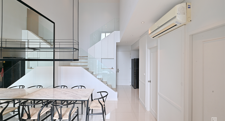 For sale 2 bedrooms condo in Watthana, Bangkok