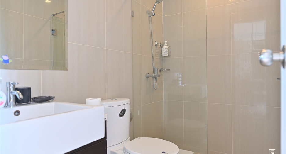 For sale 2 bedrooms condo in Watthana, Bangkok