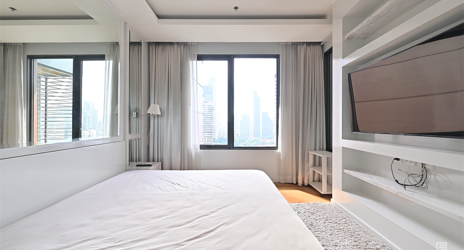 For sale 2 bedrooms condo in Watthana, Bangkok