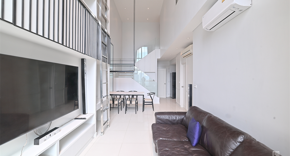 For sale 2 bedrooms condo in Watthana, Bangkok
