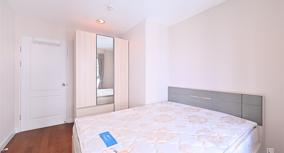 For sale 2 bedrooms condo in Huai Khwang, Bangkok