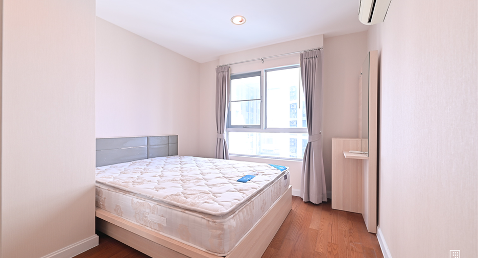 For sale 2 bedrooms condo in Huai Khwang, Bangkok