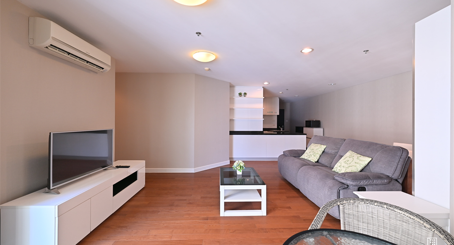 For sale 2 bedrooms condo in Huai Khwang, Bangkok
