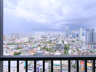 For sale 1 bed condo in Huai Khwang, Bangkok