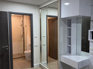 For sale 2 bedrooms condo in Phaya Thai, Bangkok