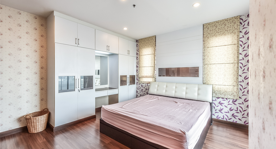 For sale 2 bedrooms condo in Ratchathewi, Bangkok