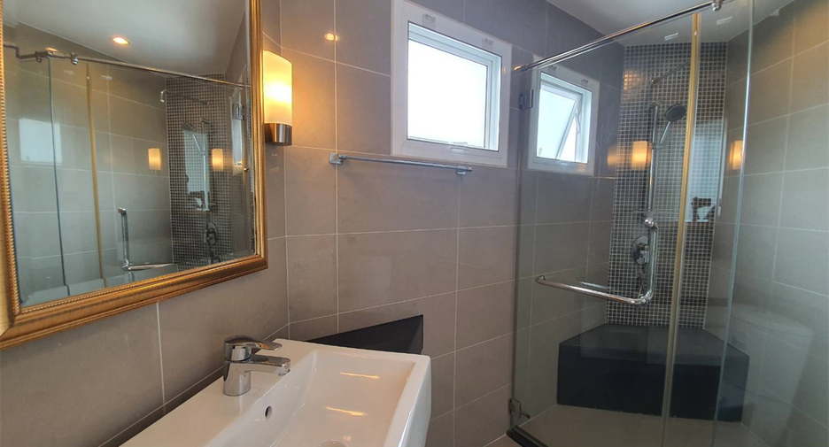 Condo en venta de 3 habitaciones en Huai Khwang, Bangkok