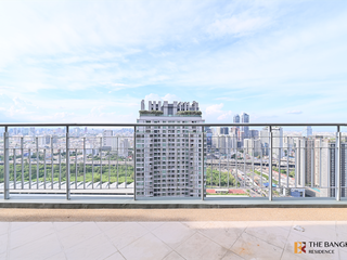 For sale 4 bedrooms condo in Watthana, Bangkok
