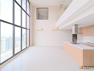 For sale 4 bedrooms condo in Watthana, Bangkok