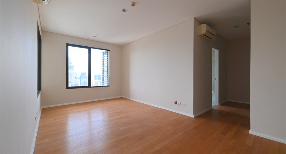 For sale 4 bedrooms condo in Watthana, Bangkok