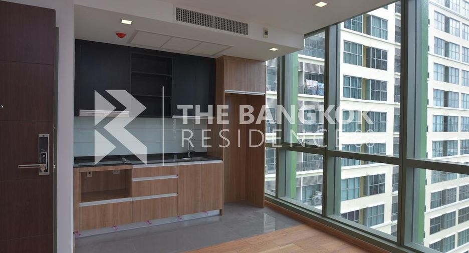 For sale 2 bedrooms condo in Pathum Wan, Bangkok