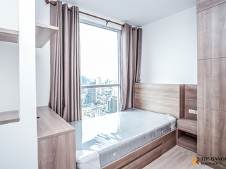 For sale 2 bedrooms condo in Phaya Thai, Bangkok