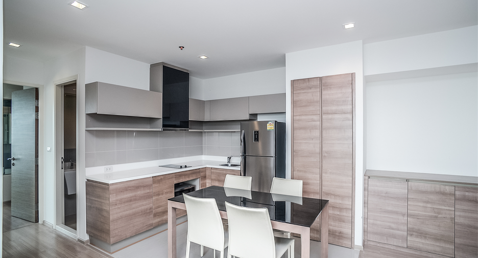For sale 2 ベッドルーム condo in Phaya Thai, Bangkok