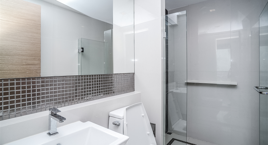 For sale 2 ベッドルーム condo in Phaya Thai, Bangkok