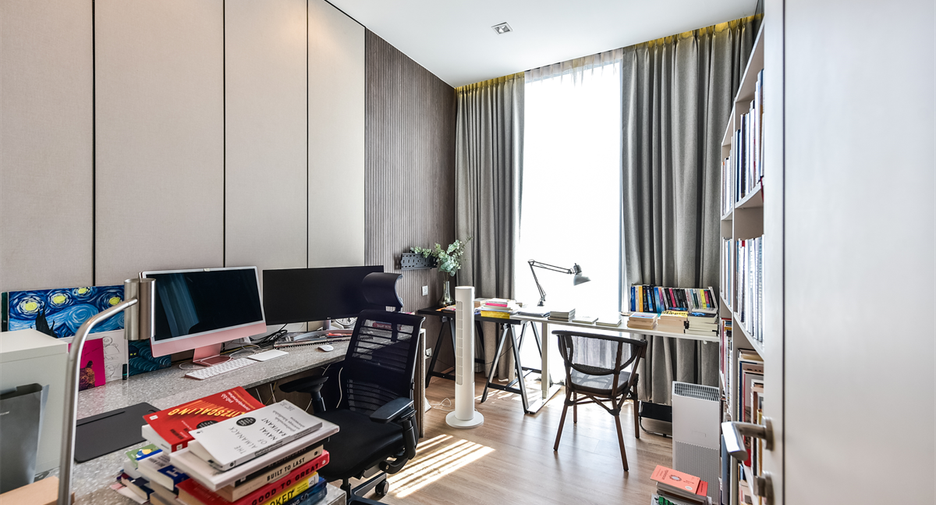For sale 3 bedrooms condo in Phaya Thai, Bangkok