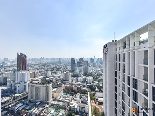 For sale 3 bedrooms condo in Phaya Thai, Bangkok