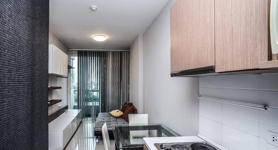 For sale 1 bed condo in Phaya Thai, Bangkok