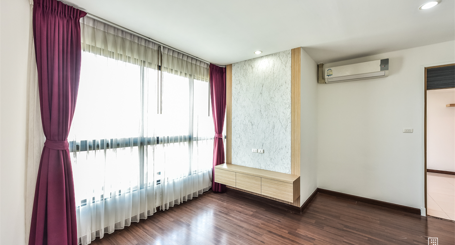 For sale 1 bed condo in Ratchathewi, Bangkok