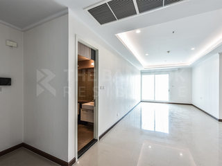 For sale 2 bedrooms condo in Ratchathewi, Bangkok