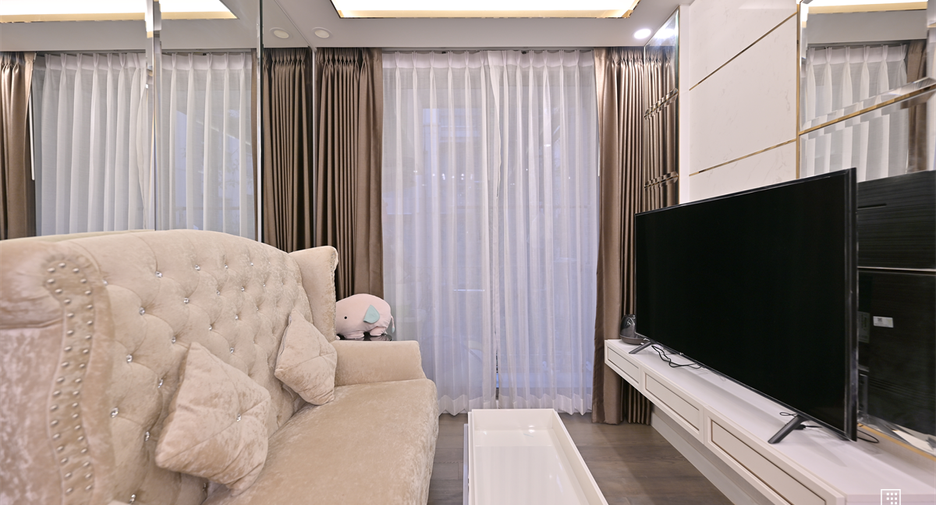 For sale 1 bed condo in Huai Khwang, Bangkok