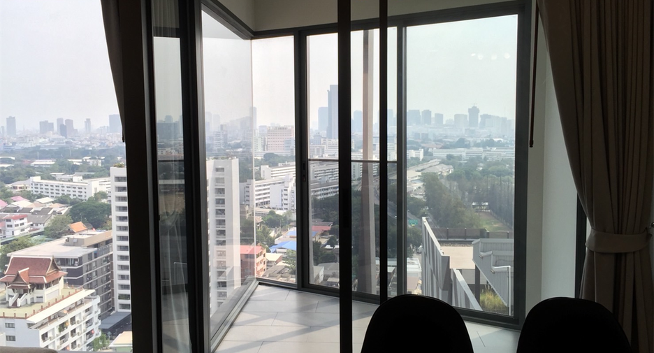 For sale 1 bed condo in Phaya Thai, Bangkok