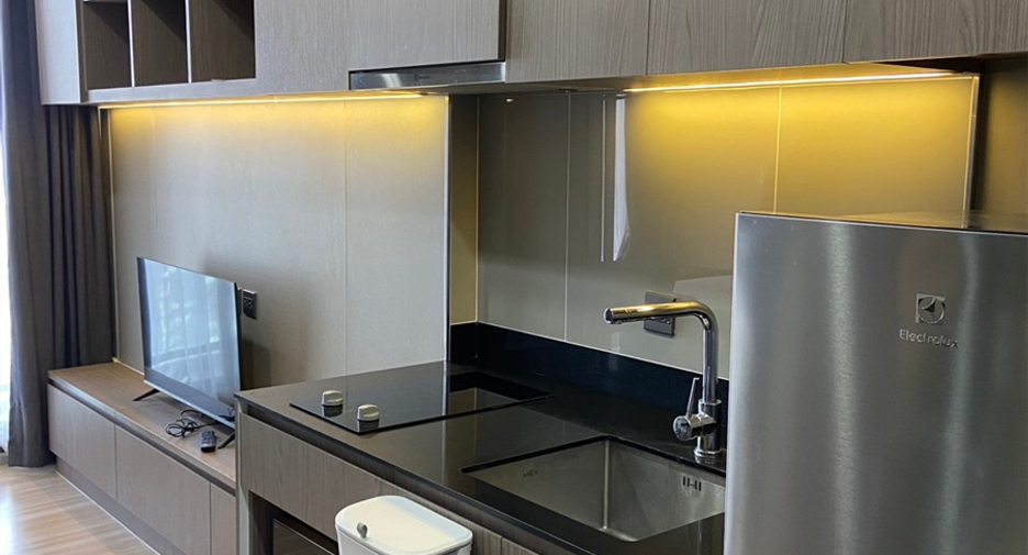 For sale 1 bed condo in Phaya Thai, Bangkok