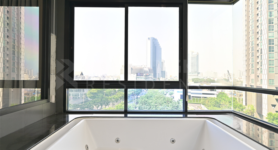 Condo en venta de 2 habitaciones en Huai Khwang, Bangkok