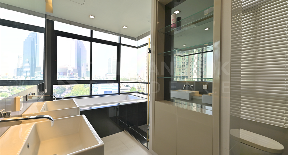 Condo en venta de 2 habitaciones en Huai Khwang, Bangkok