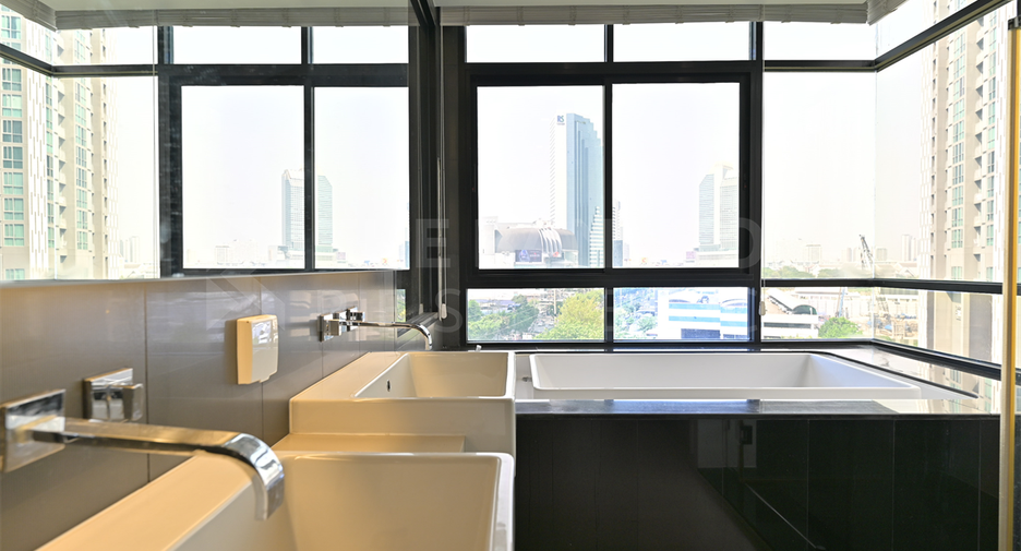 Condo en venta de 2 habitaciones en Huai Khwang, Bangkok