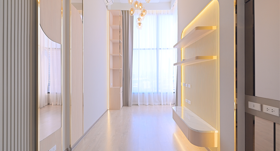 À vendre 1 chambre condo à Huai Khwang, Bangkok