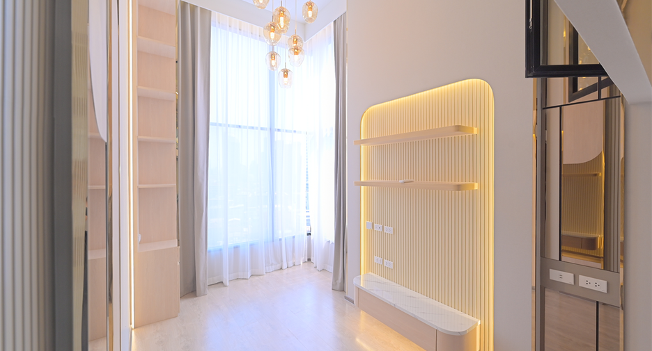 À vendre 1 chambre condo à Huai Khwang, Bangkok