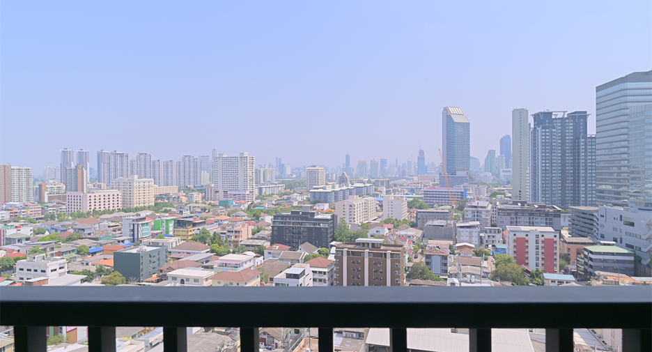 À vendre 1 chambre condo à Huai Khwang, Bangkok
