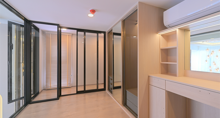 À vendre 1 chambre condo à Huai Khwang, Bangkok