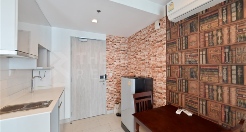 À vendre 1 chambre condo à Huai Khwang, Bangkok