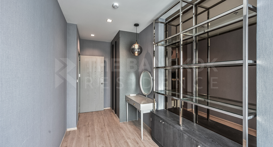 For sale 2 bedrooms condo in Huai Khwang, Bangkok