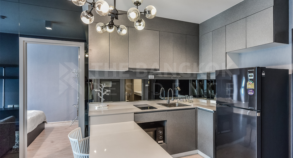 For sale 2 bedrooms condo in Huai Khwang, Bangkok